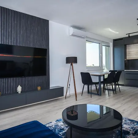 Modern 2bdrm - Airport * Братислава