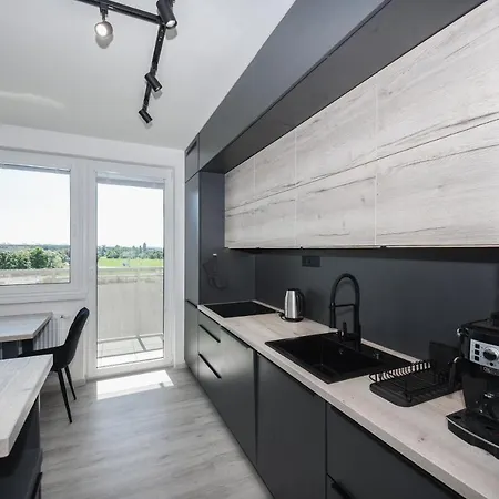 Modern 2bdrm - Airport * Братислава